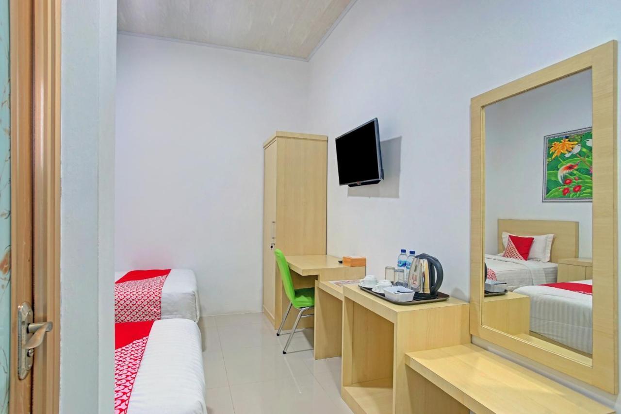 Oyo 90404 Pringombo Homestay 2 Syariah Bandar Lampung Esterno foto